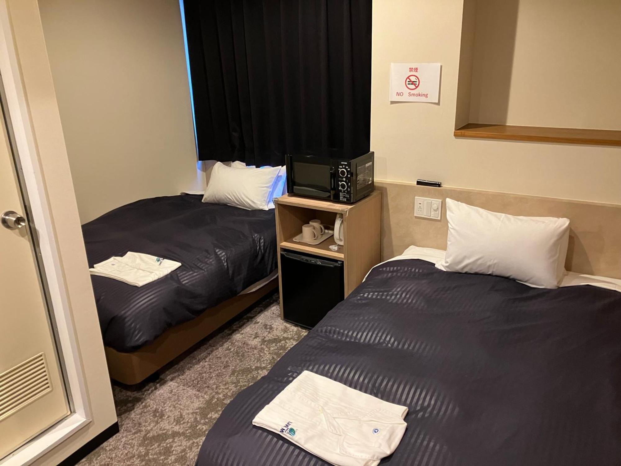 Hotel Livemax Mihara Ekimae Экстерьер фото