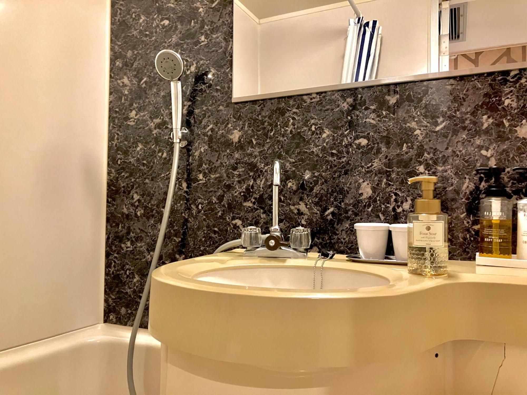 Hotel Livemax Mihara Ekimae Экстерьер фото